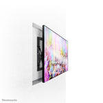 Neomounts WL95-800BL1 Videowall muurbeugel 42-70" - pop-out - max 35 kg