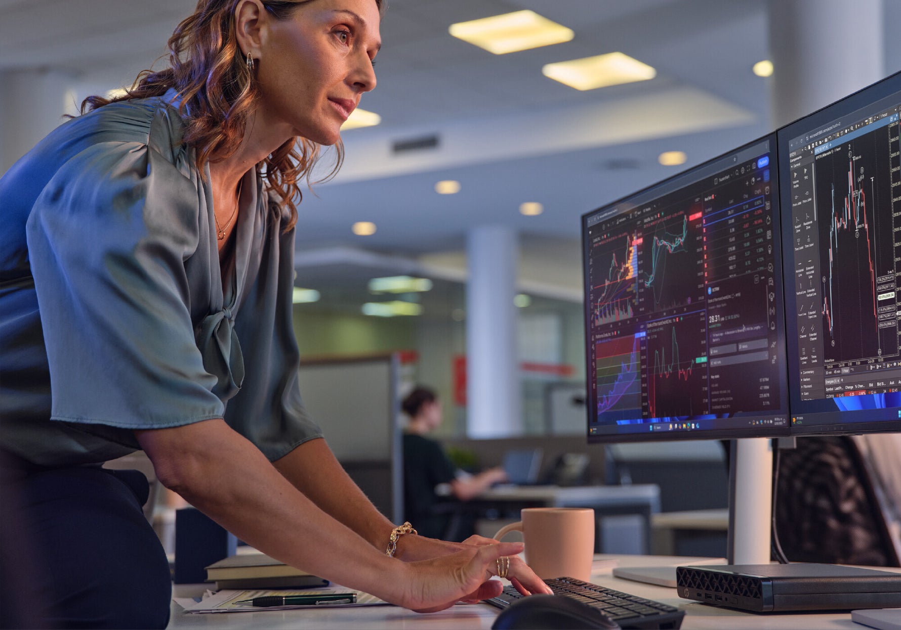 HP EliteDesk 8 Mini G1i AI Intel Core Ultra 5 235T 16 GB DDR5-SDRAM 512 GB SSD Windows 11 Pro Mini PC AI PC Zwart