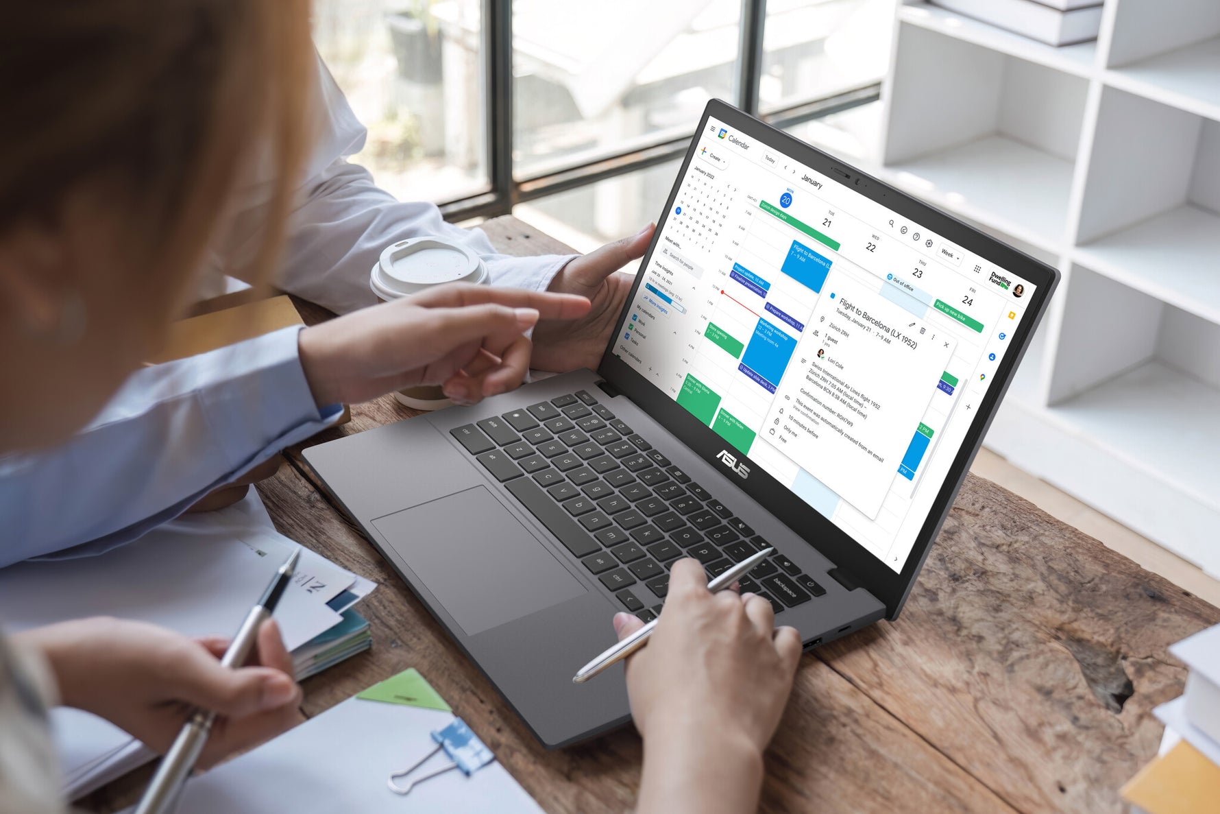 ASUS Chromebook Plus CX34 CB3402CVA-MW1326 Intel Core 3 100U 35,6 cm (14") Touchscreen Full HD 8 GB LPDDR5x-SDRAM 128 GB UFS Wi-Fi 6E (802.11ax) ChromeOS Grijs AZERTY Belgisch