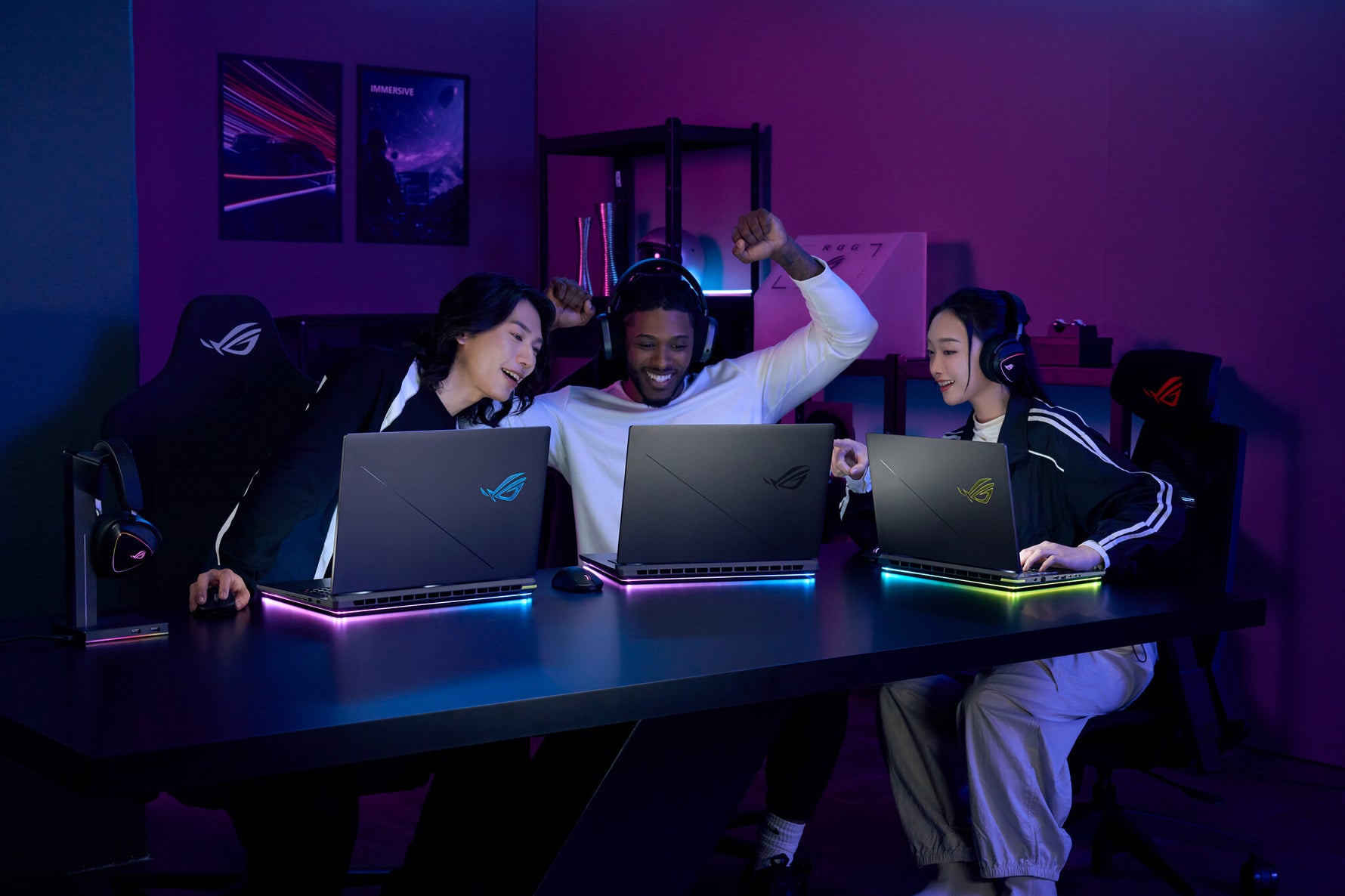 ASUS ROG Strix G18 G815LR-S9005W Copilot+ PC Intel Core Ultra 9 275HX Laptop 45,7 cm (18") WQXGA 32 GB DDR5-SDRAM 2 TB SSD NVIDIA GeForce RTX 5070 Ti Wi-Fi 7 (802.11be) Windows 11 Home Nederlands Zwart, Groen, Grijs
