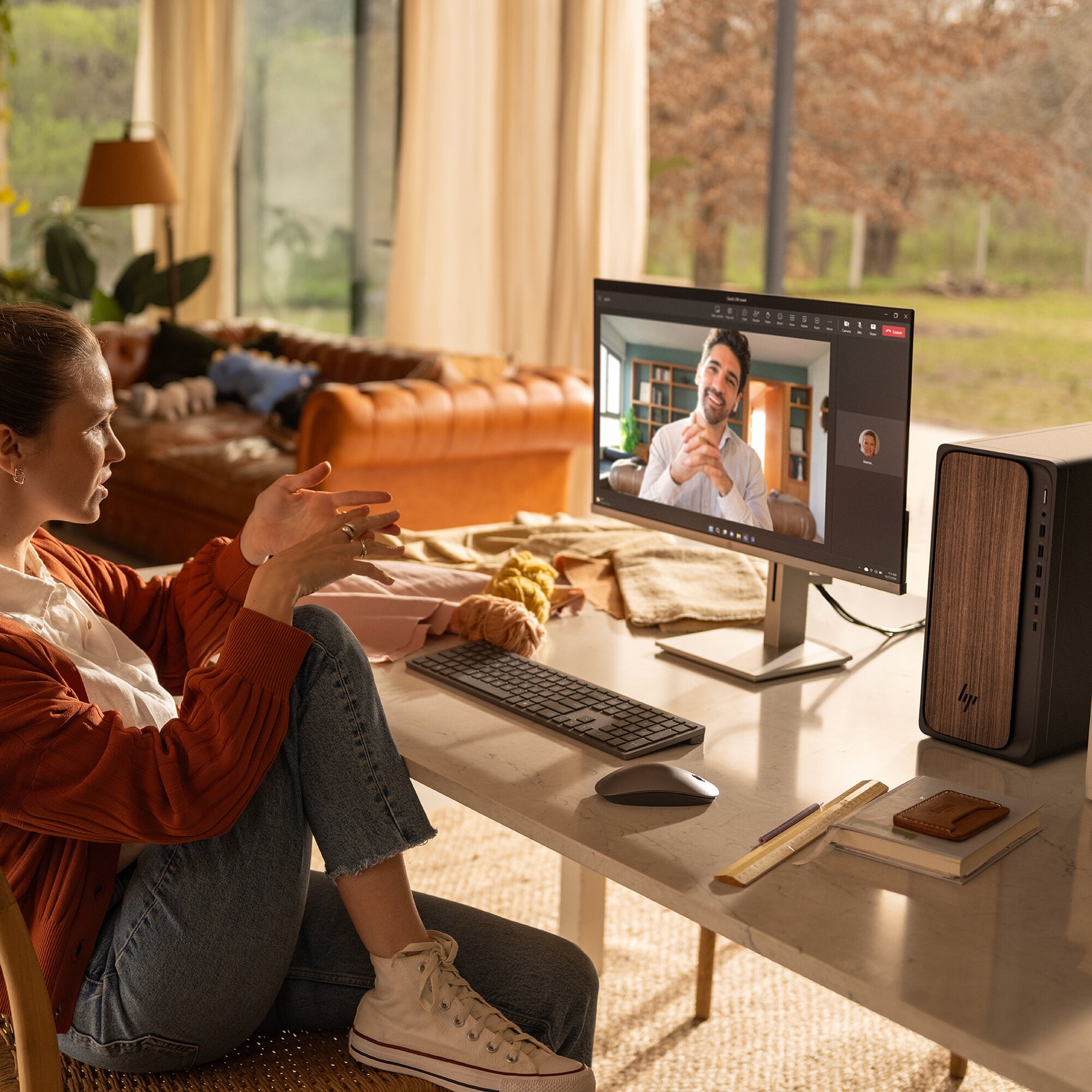 HP OmniDesk M03-0030nd PC Intel Core Ultra 7 265 16 GB DDR5-SDRAM 1 TB SSD Windows 11 Home Tower AI PC Hout, Zwart