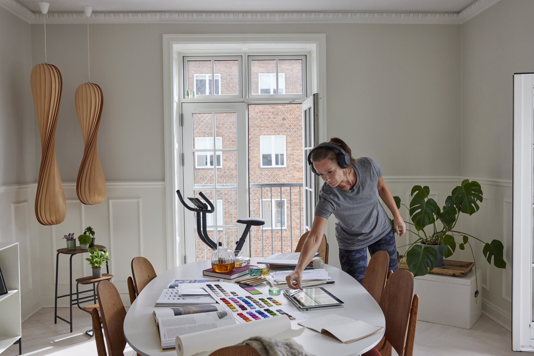 HP Poly Voyager Surround 80 UC Microsoft Teams Certified USB-C Headset + USB-C/A-adapter