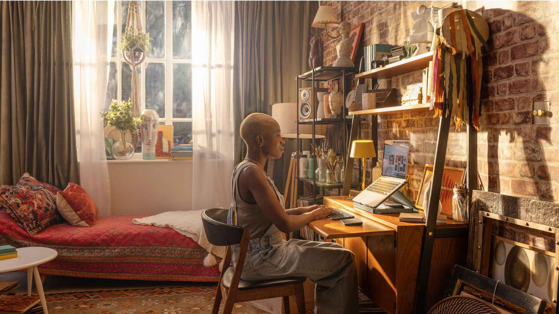 LOGITECH Casa Pop-Up Desk Classic Chic (UK)