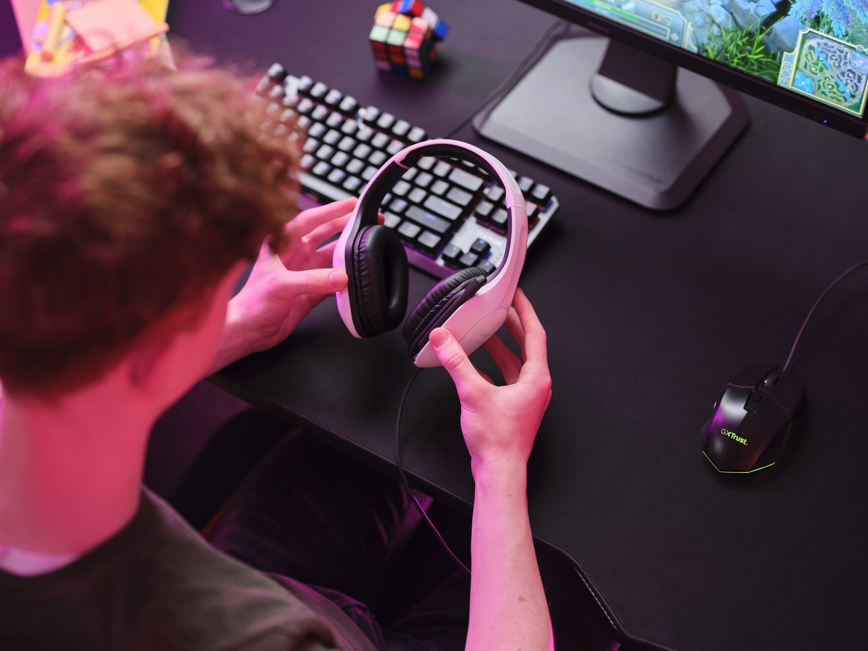 Trust GXT 415W Zirox Gaming Headset - Bedrade gaming koptelefoon – Opklapbare microfoon – 50 mm drivers – Wit