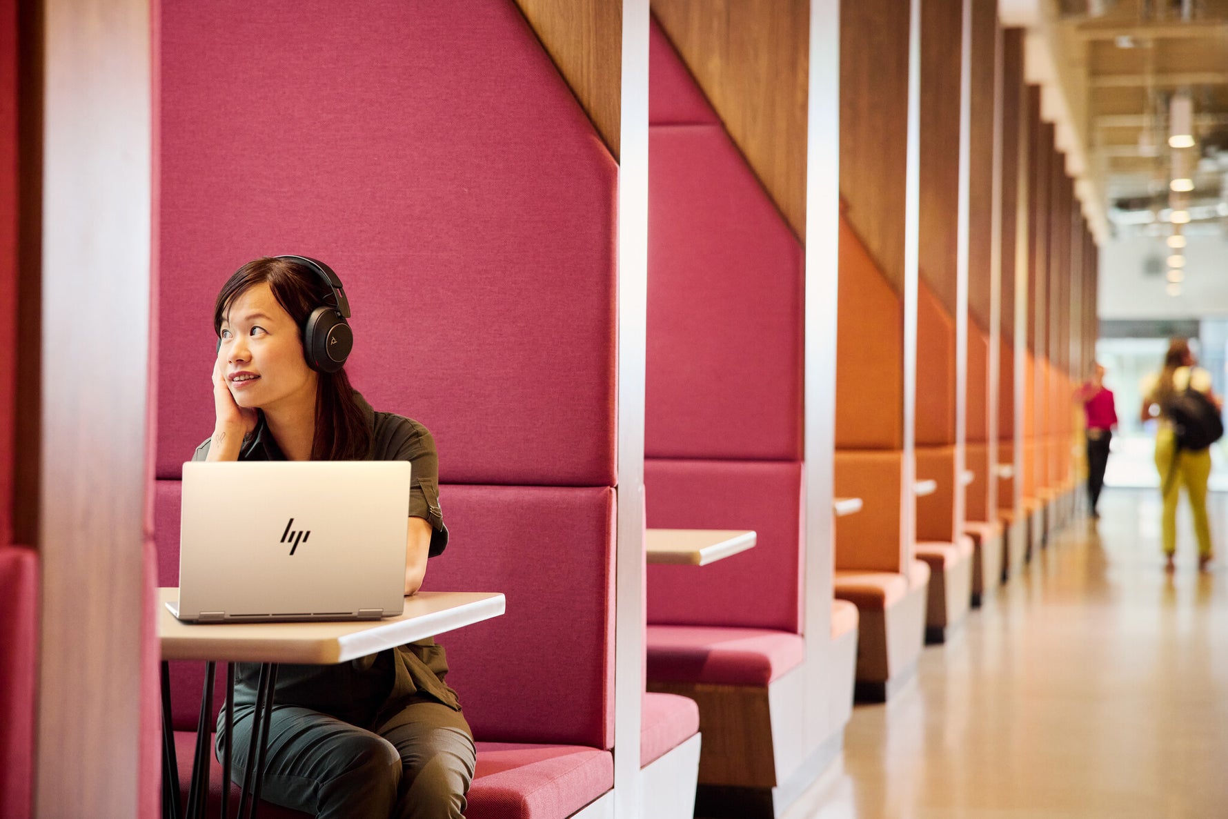 HP EliteBook 8 Flip G1i 13 AI Intel Core Ultra 7 255U Hybride (2-in-1) 33,8 cm (13.3") Touchscreen WUXGA 16 GB LPDDR5x-SDRAM 512 GB SSD Wi-Fi 6E (802.11ax) Windows 11 Pro AI PC Zilver