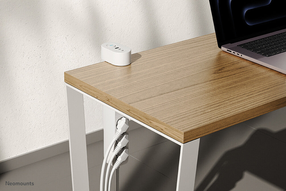 Neomounts DS22-840WH6 Bureaucontactdoos met klem en USB-C en USB-A poorten - Quick-charge