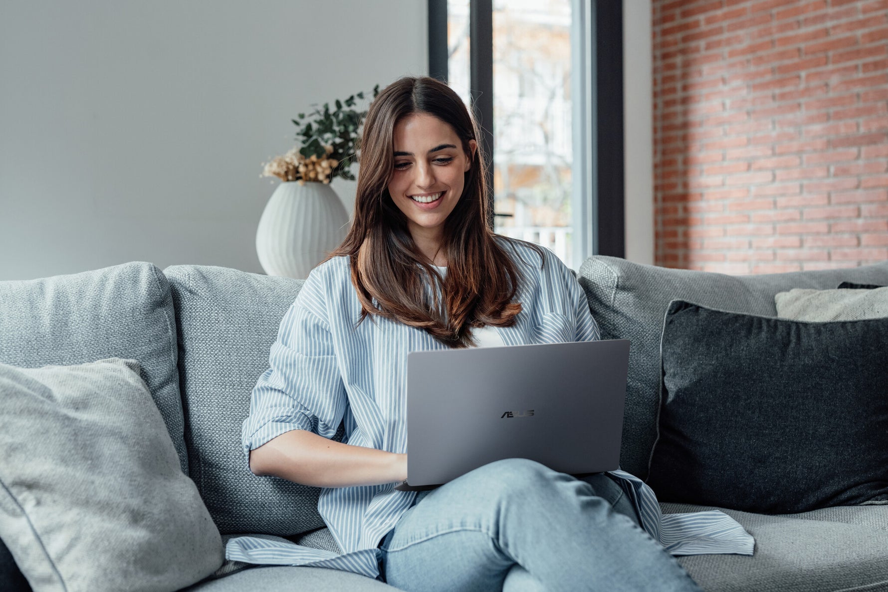 ASUS ExpertBook P5 G2 PM5606CGA-PL0034X Copilot+ PC AMD Ryzen AI 7 445 Laptop 40,6 cm (16") WQXGA 32 GB DDR5-SDRAM 1 TB SSD Wi-Fi 7 (802.11be) Windows 11 Pro Grijs QWERTY US International