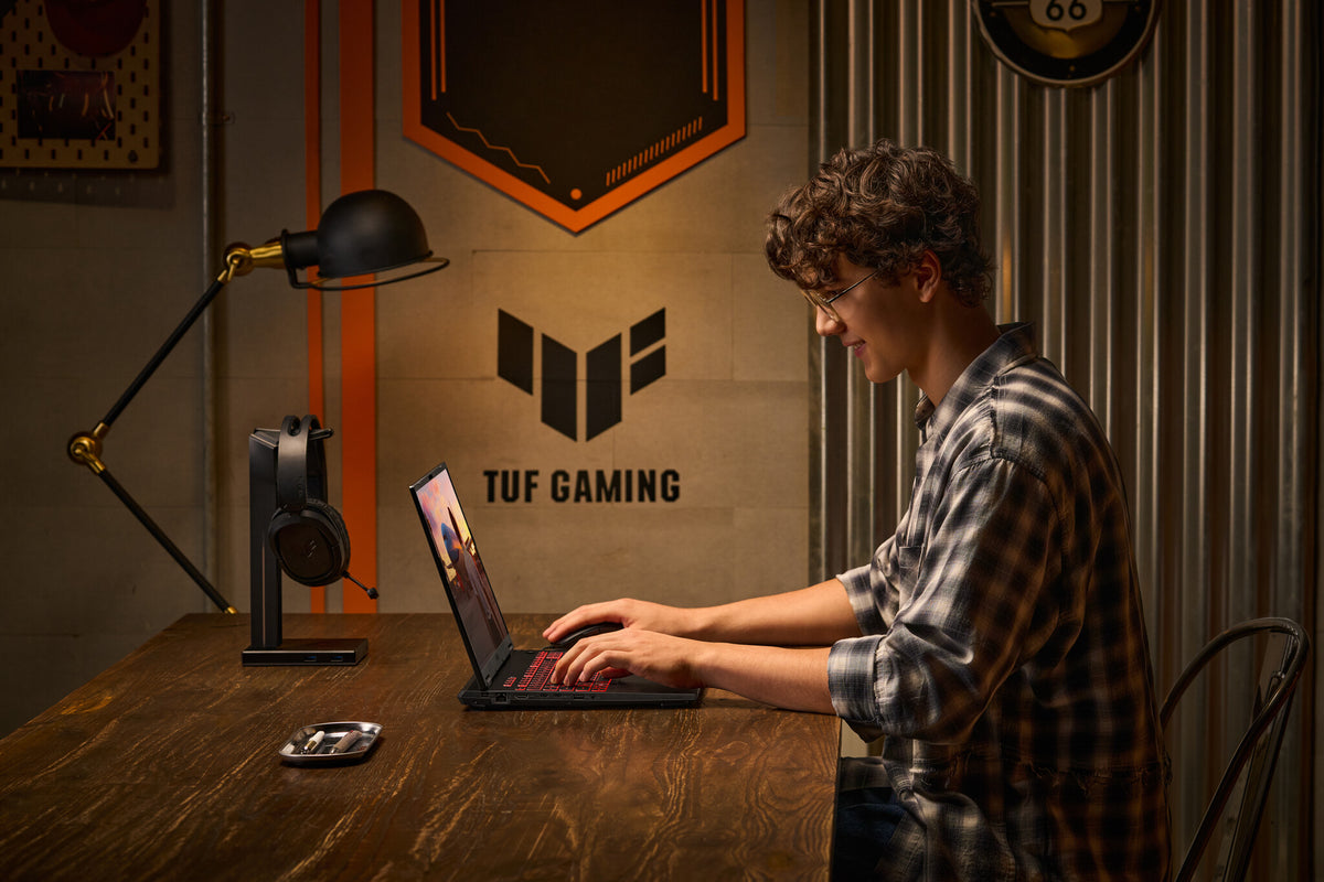 ASUS TUF Gaming A16 FA608PM-TU091W AMD Ryzen™ 9 8940HX Laptop 40,6 cm (16") WUXGA 16 GB DDR5-SDRAM 1 TB SSD NVIDIA GeForce RTX 5060 Wi-Fi 6E (802.11ax) Windows 11 Home Zwart, Grijs QWERTY Nederlands