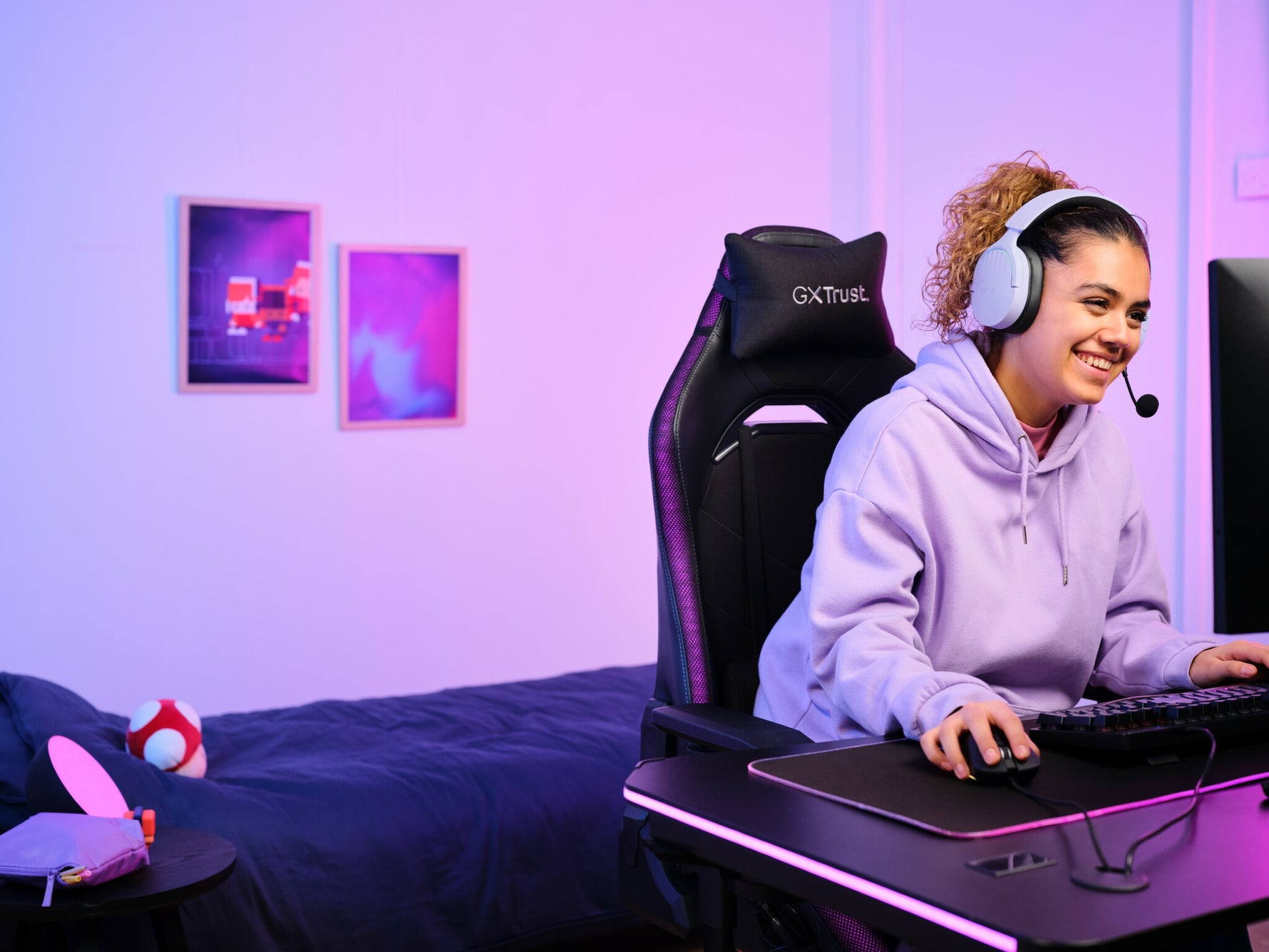 Trust GXT 491P FAYZO Headset Bedraad en draadloos Hoofdband Gamen USB Type-A Bluetooth Zwart, Paars