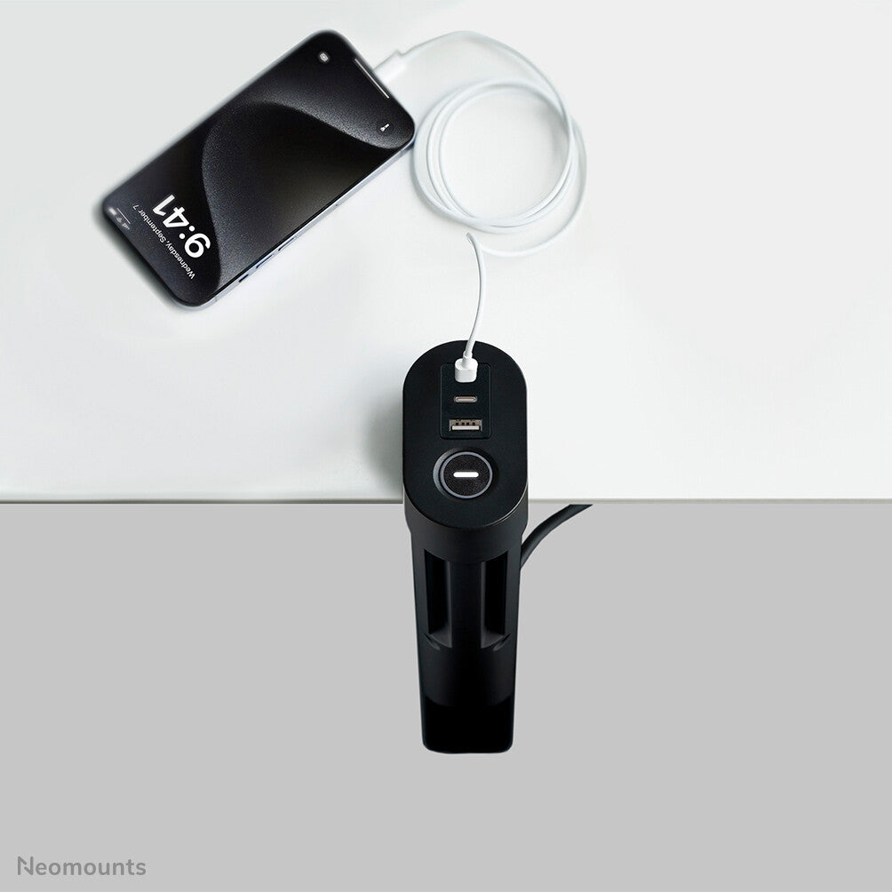 Neomounts DS22-840BL6 Bureaucontactdoos met klem en USB-C en USB-A poorten - Quick-charge