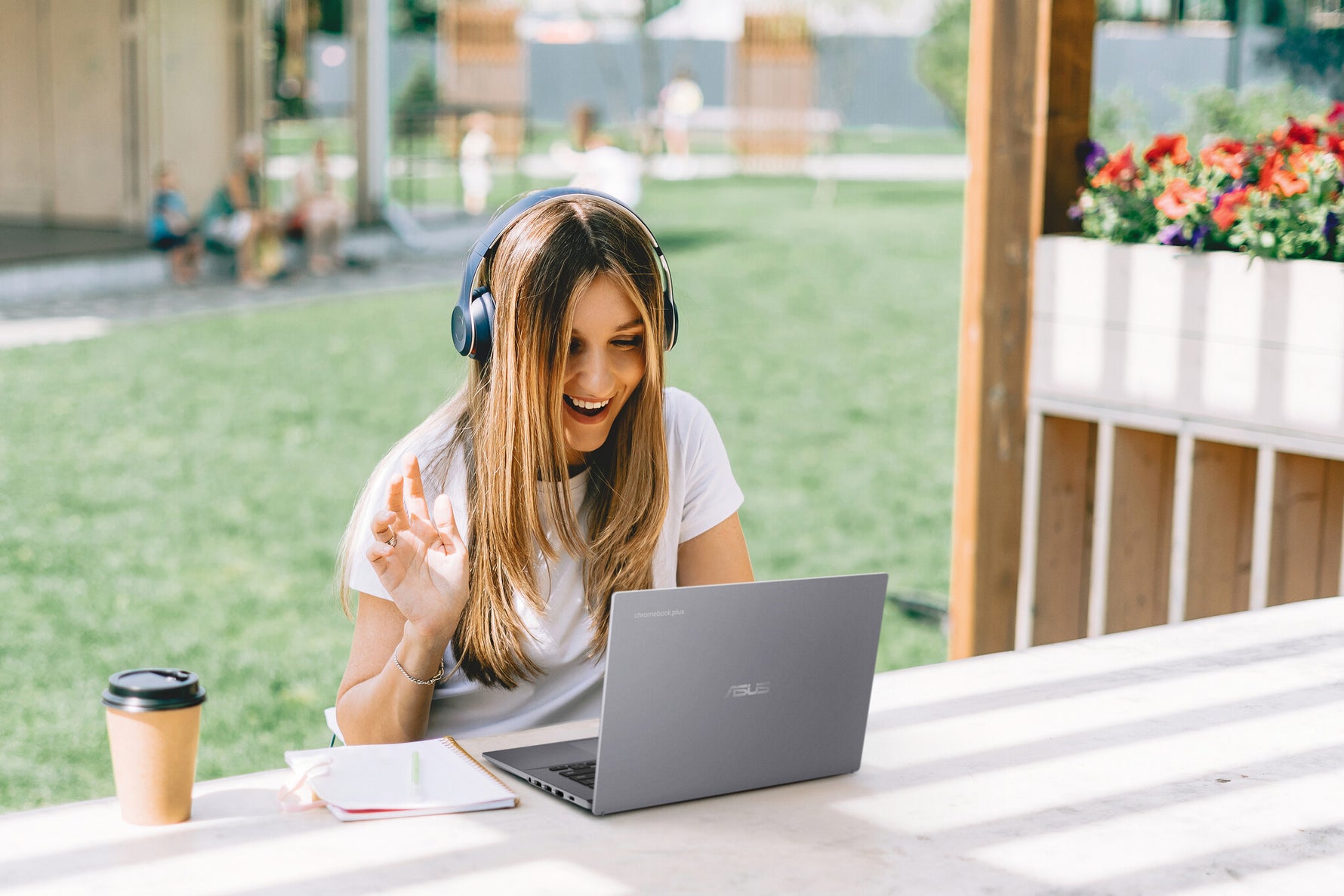 ASUS Chromebook Plus CX34 CB3402CVA-MW1326 Intel Core 3 100U 35,6 cm (14") Touchscreen Full HD 8 GB LPDDR5x-SDRAM 128 GB UFS Wi-Fi 6E (802.11ax) ChromeOS Grijs AZERTY Belgisch
