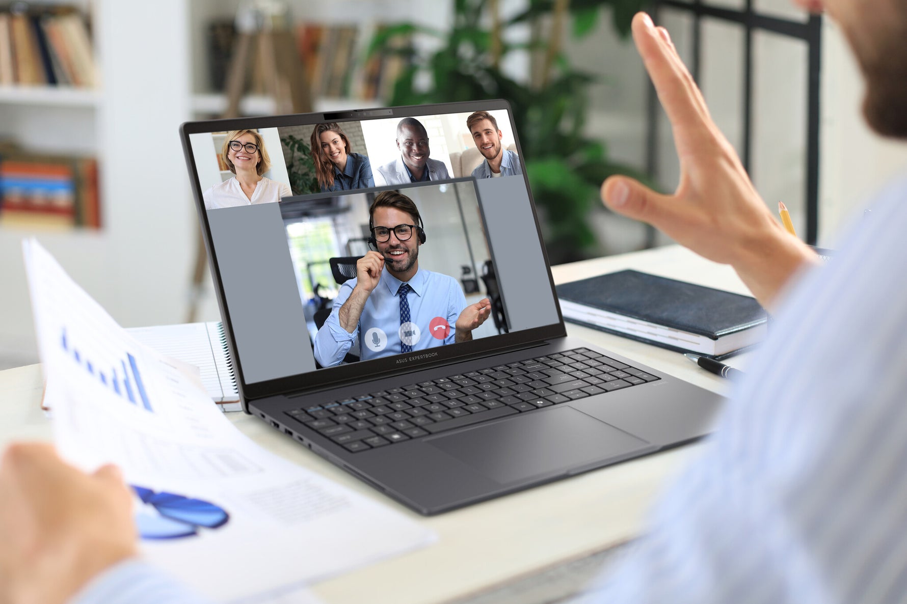 ASUS ExpertBook B3 B3605CCA-MB0370X Intel Core Ultra 5 225H Laptop 40,6 cm (16") WUXGA 16 GB DDR5-SDRAM 512 GB SSD Wi-Fi 6E (802.11ax) Windows 11 Pro US International Zwart, Grijs