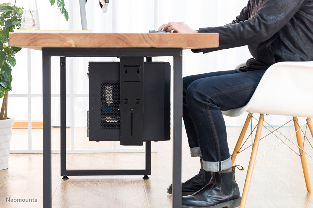 Neomounts NM-CPU100BLACK CPU houder - draaibaar - max 10 kg - universeel