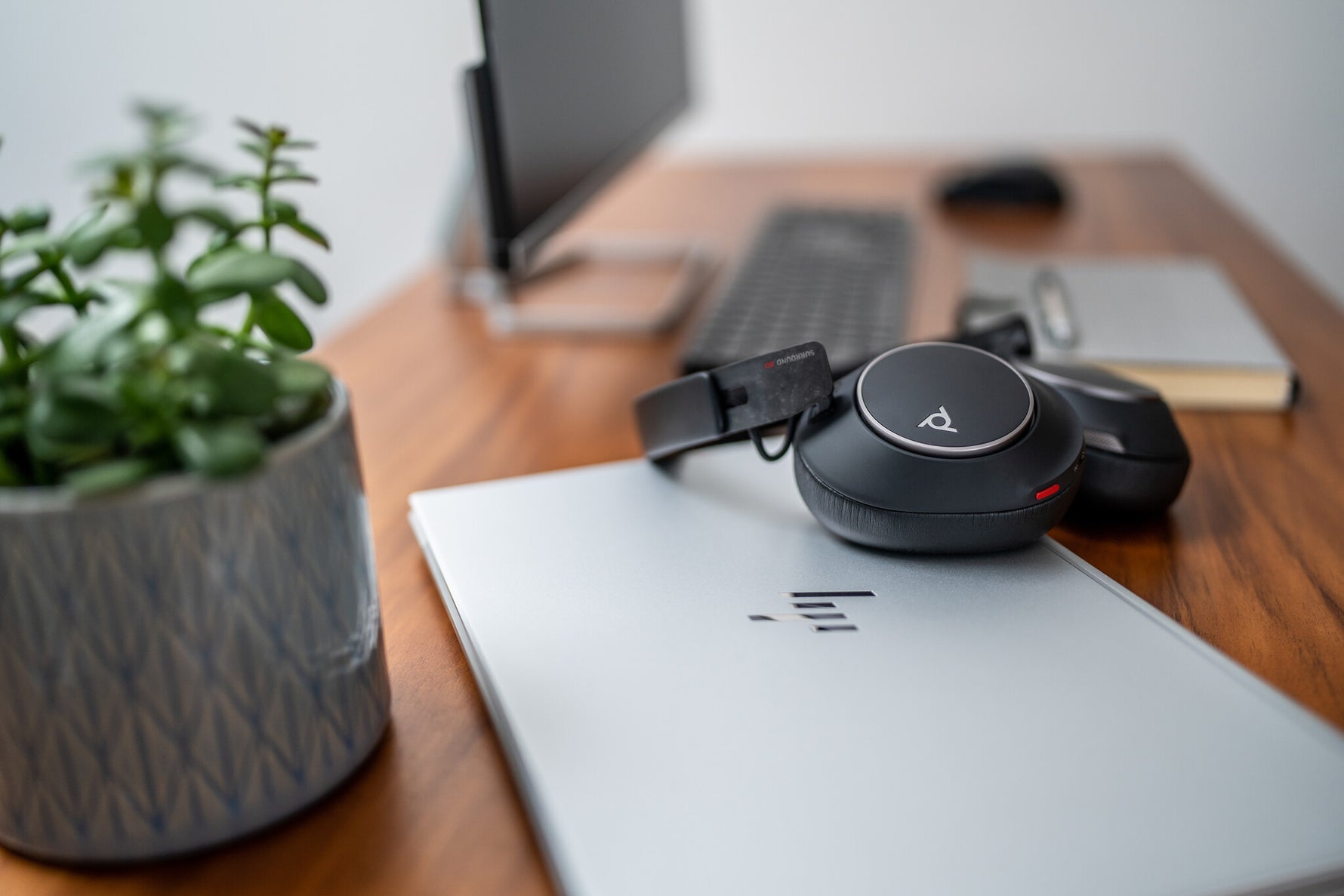 HP Poly Voyager Surround 80 UC Microsoft Teams Certified USB-C Headset + USB-C/A-adapter