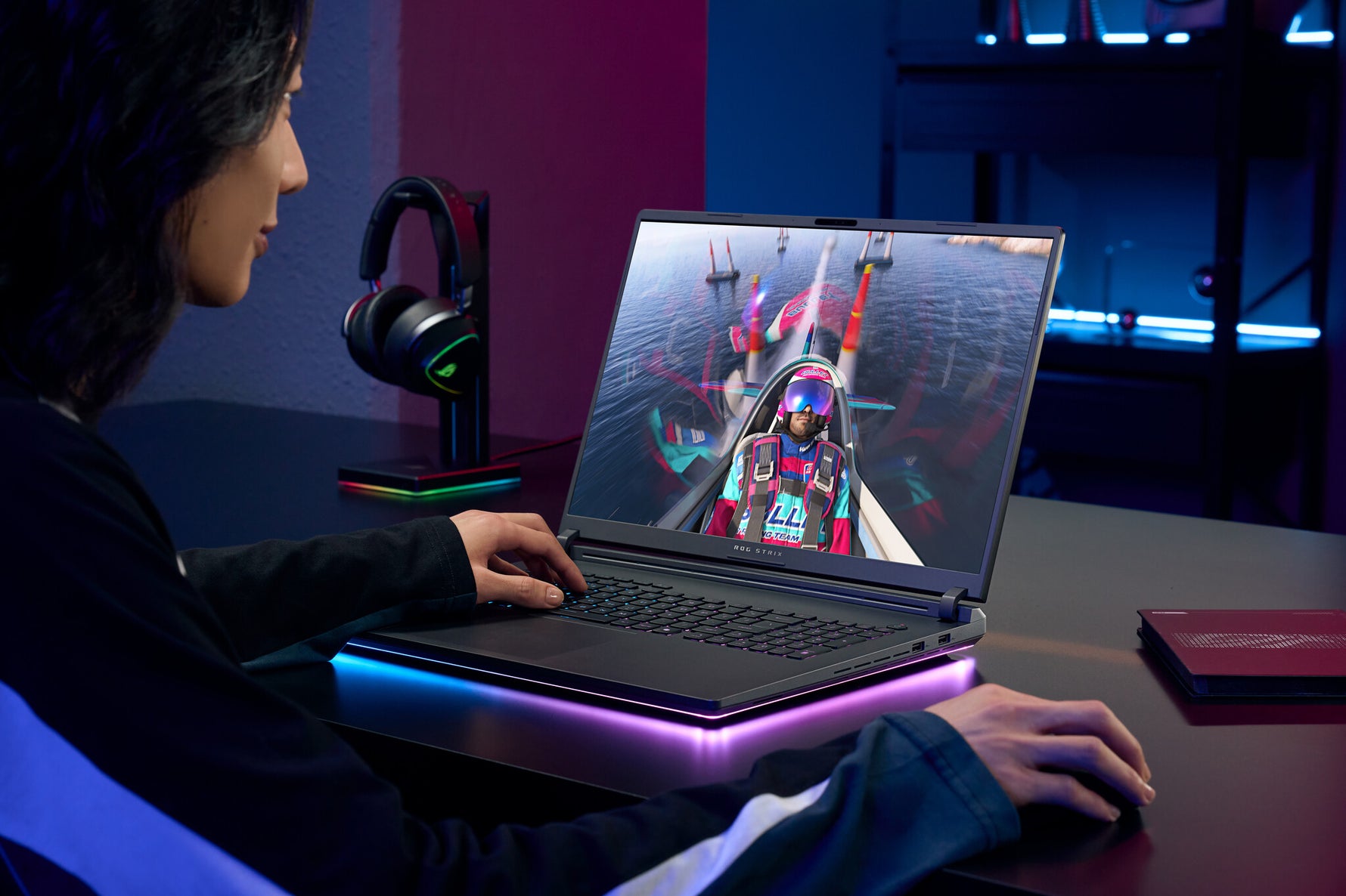 ASUS ROG Strix G18 G815LR-S9005W Copilot+ PC Intel Core Ultra 9 275HX Laptop 45,7 cm (18") WQXGA 32 GB DDR5-SDRAM 2 TB SSD NVIDIA GeForce RTX 5070 Ti Wi-Fi 7 (802.11be) Windows 11 Home Nederlands Zwart, Groen, Grijs